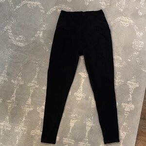 Beyond yoga Black High-Waisted Leggings with pockets space dye black